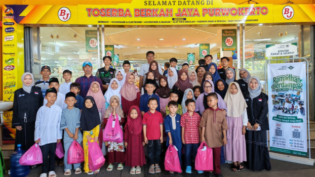 40 Anak Yatim Ikuti Belanja Bareng dalam Program Yatim Ceria LAZNAS Al Irsyad Purwokerto