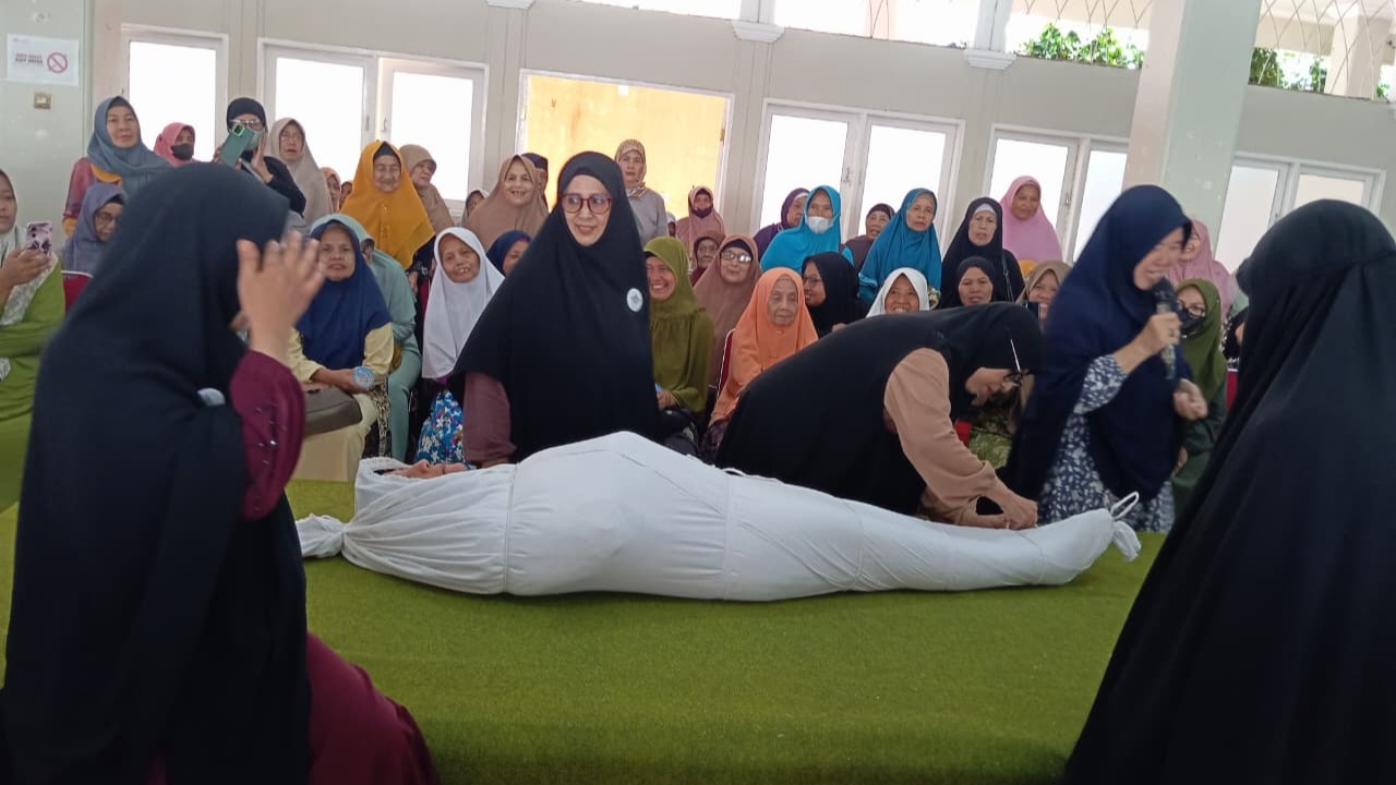 Kajian Rutin Ahad Pagi Wanita Al Irsyad: Meningkatkan Pemahaman Syar’i dalam Pengurusan Jenazah