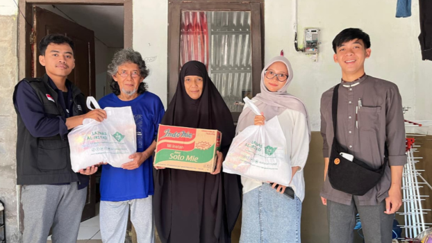 Ringankan Keluarga Mualaf, LAZNAS Al-Irsyad Purwokerto Salurkan Bantuan dari Muhsinin