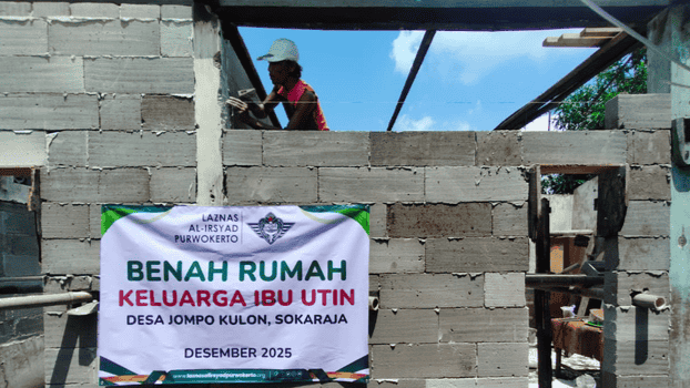 Struktur Bangunan Hampir Tuntas, Tim Bedah Rumah LAZNAS Al Irsyad Purwokerto Rencanakan Pemasangan Atap Rumah Ibu Utin
