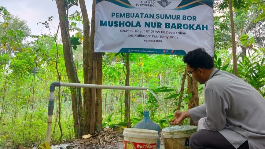 Berhasil! Sumur Bor Program Sedekah Air di Musholla Nur Barokah Mulai Mengalirkan Air
