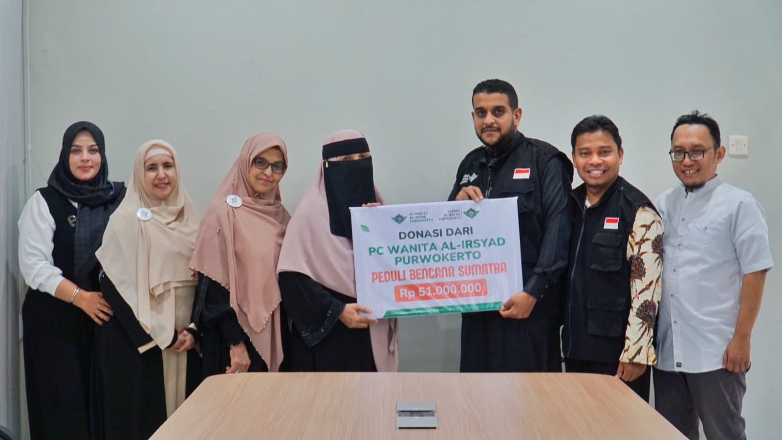 PC Wanita Al Irsyad Purwokerto Serahkan Donasi Rp51 Juta untuk Korban Banjir di Sumatra