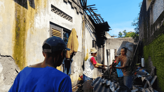 LAZNAS Al Irsyad Purwokerto Mulai Pembongkaran Rumah Ibu Utin Susana di Sokaraja